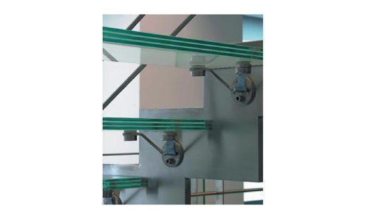 VIDRO COMUM LAMINADO, LISO, INCOLOR, TRIPLO, ESPESSURA TOTAL 15 MM (CADA CAMADA E = 5 MM) - COLOCADO