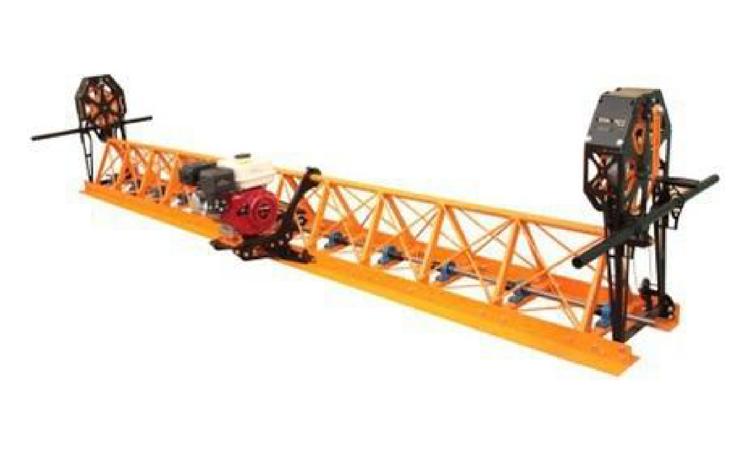 REGUA VIBRATORIA DE CONCRETO TRELICADA, EQUIPADA COM MOTOR A GASOLINA DE 9 HP