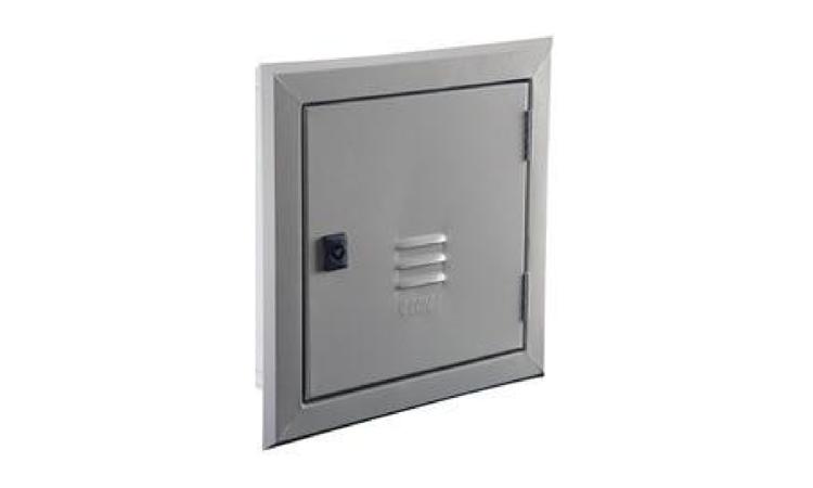 CAIXA DE PASSAGEM/ LUZ / TELEFONIA, DE EMBUTIR, EM CHAPA DE ACO GALVANIZADO, DIMENSOES 20 X 20 X *12* CM (PADRAO CONCESSIONARIA LOCAL)