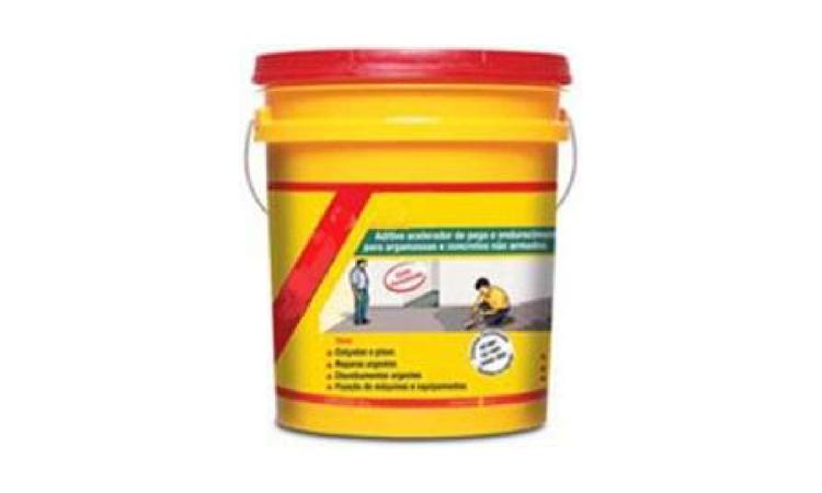 ADITIVO ACELERADOR DE PEGA E ENDURECIMENTO PARA ARGAMASSAS E CONCRETOS, LIQUIDO E ISENTO DE CLORETOS