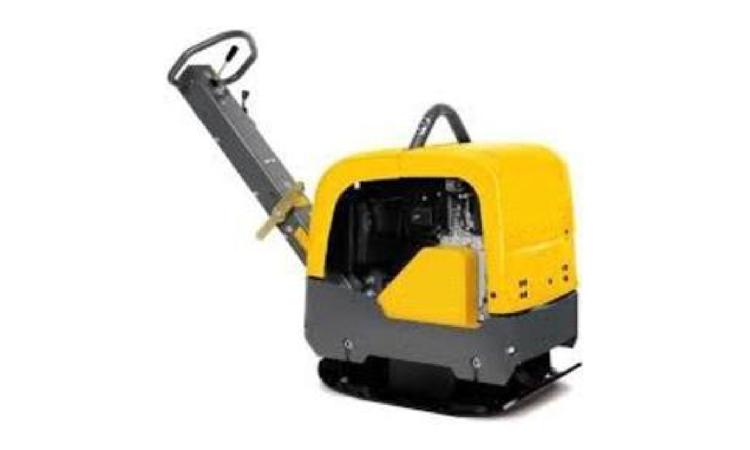 COMPACTADOR DE SOLO TIPO PLACA VIBRATORIA REVERSIVEL, A GASOLINA 4 TEMPOS, PESO 150 A 175 KG, FORCA CENTRIF. 2800 A 3100 KGF, LARG. TRABALHO DE 450 A 520 MM, FREQ. VIBRACAO 4000 A 4300 RPM, VELOC. TRABALHO DE 15 A 20 M/MIN, POT. DE 6,0 A 7,0 HP