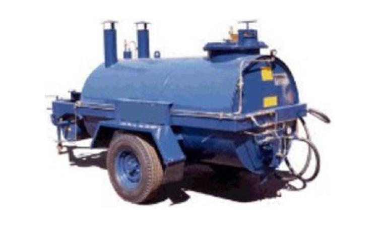 ESPARGIDOR DE ASFALTO PRESSURIZADO, REBOCAVEL, TANQUE DE 2500 L, PNEUMATICO, COM MOTOR A GASOLINA 3,4HP