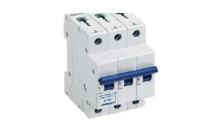 DISJUNTOR TERMOMAGNETICO PARA TRILHO DIN (IEC), TRIPOLAR, 10 - 50 A