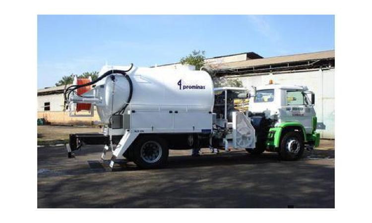 HIDROJATEADORA PARA DESOBSTRUCAO DE REDES E GALERIAS, TANQUE 7000 L, BOMBA TRIPLEX 140 KGF/CM2 260 L/MIN ALIMENTADA POR MOTOR INDEPENDENTE A DIESEL POTENCIA 125 CV (INCLUI MONTAGEM, NAO INCLUI CAMINHAO)