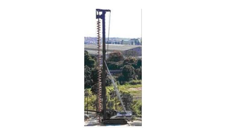 PERFURATRIZ COM TORRE METALICA PARA EXECUCAO DE ESTACA HELICE CONTINUA, PROFUNDIDADE MAXIMA DE 32 M, DIAMETRO MAXIMO DE 1000 MM, POTENCIA INSTALADA DE 350 HP, MESA ROTATIVA COM TORQUE MAXIMO DE 263 KNM