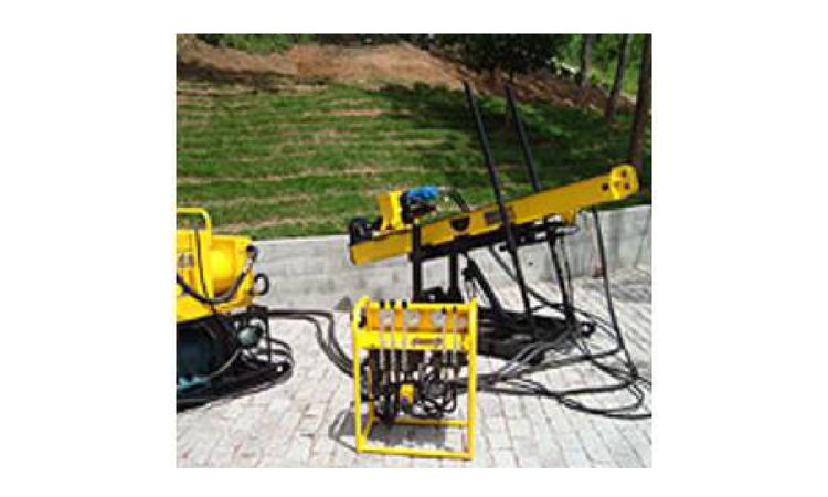 PERFURATRIZ MANUAL, TORQUE MAXIMO 55 KGF.M, POTENCIA 5 CV, COM DIAMETRO MAXIMO 8 1/2