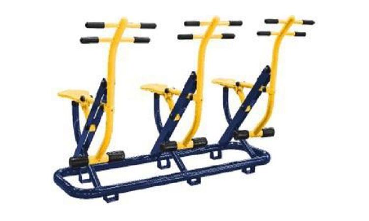 SIMULADOR DE CAVALGADA TRIPLO, EM TUBO DE ACO CARBONO, PINTURA NO PROCESSO ELETROSTATICO - EQUIPAMENTO DE GINASTICA PARA ACADEMIA AO AR LIVRE / ACADEMIA DA TERCEIRA IDADE - ATI