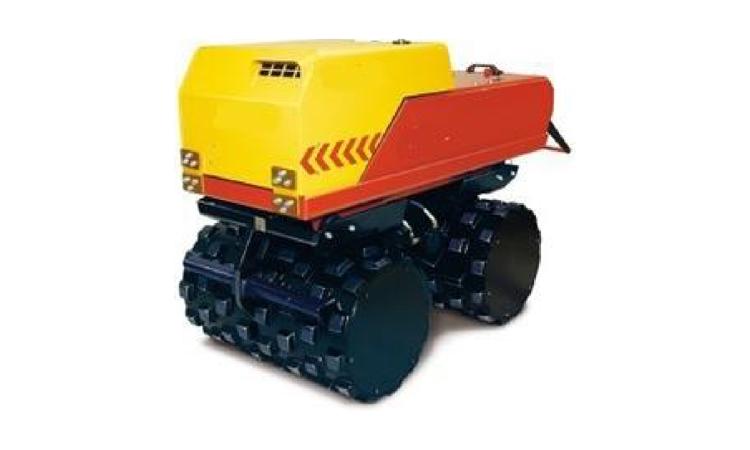 ROLO COMPACTADOR VIBRATORIO PE DE CARNEIRO, COM CONTROLE REMOTO POR RADIO, POTENCIA 12,5 KW, PESO OPERACIONAL DE 1,675 T, LARGURA DE TRABALHO 0,85 M